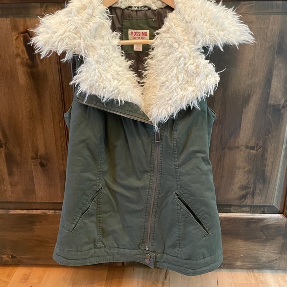 Fur and canvas vest. - Picture 4 of 4